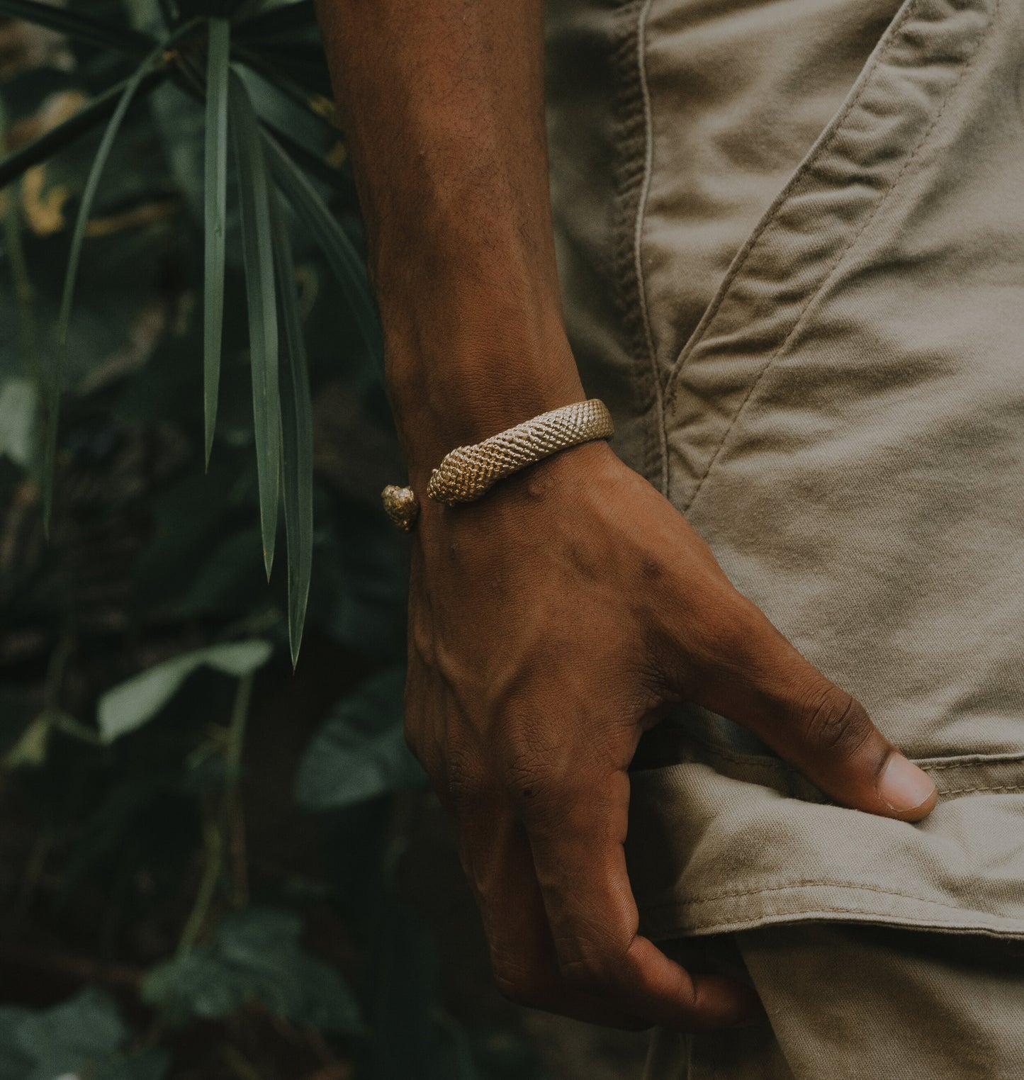 BOA CUFF - BRASS