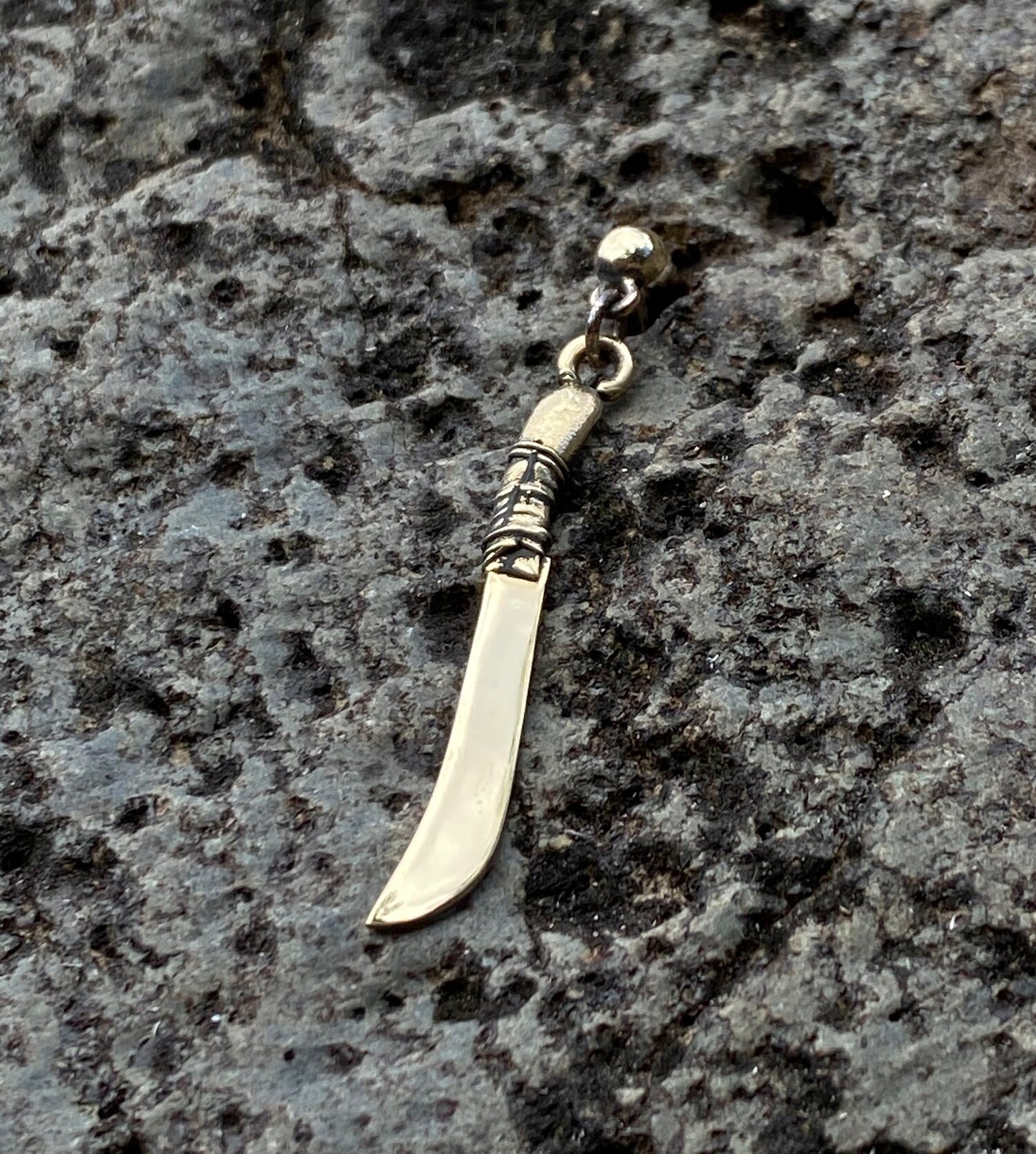 EL MACHETE STUD - BRASS
