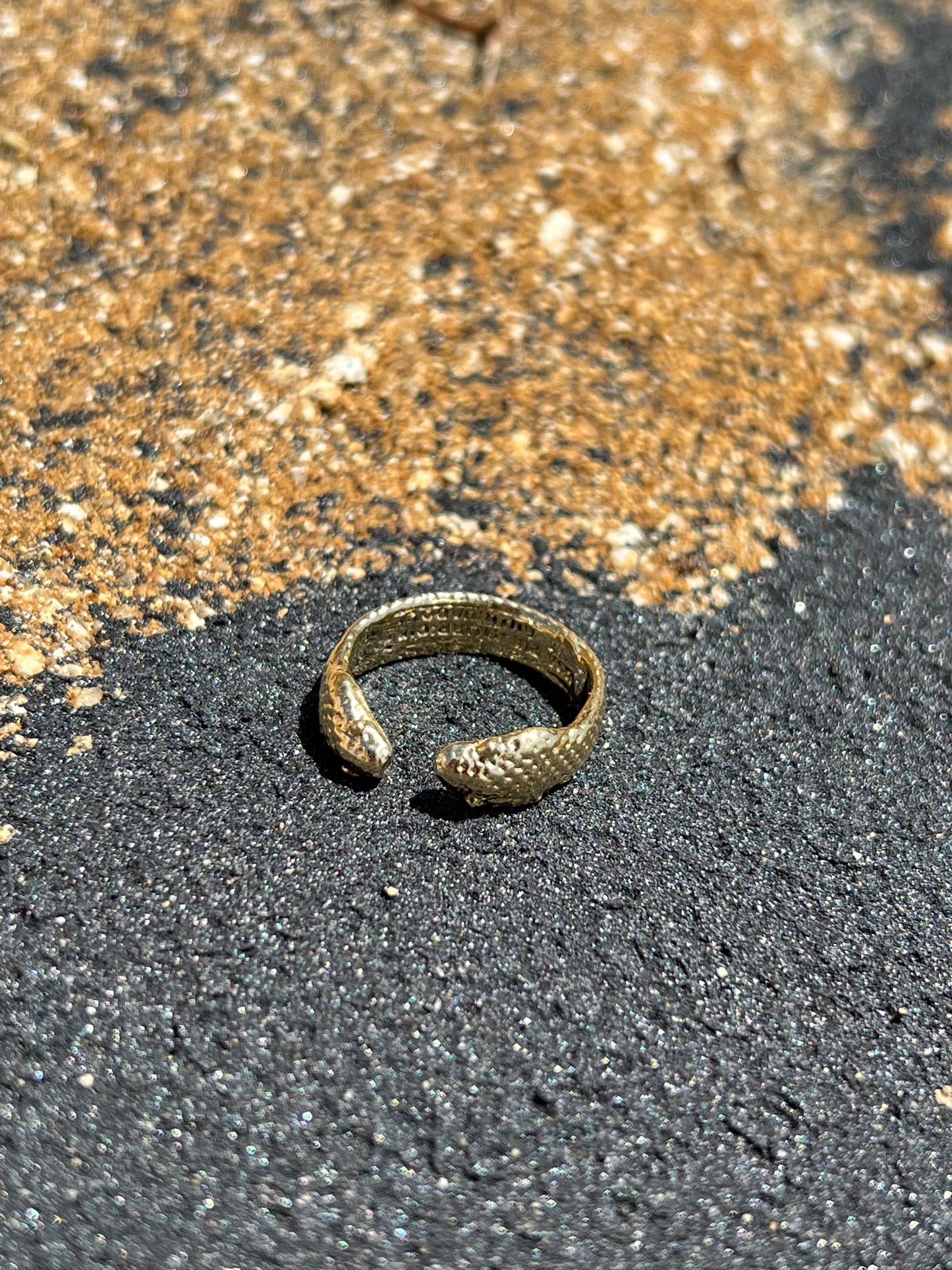 BOA RING - BRASS