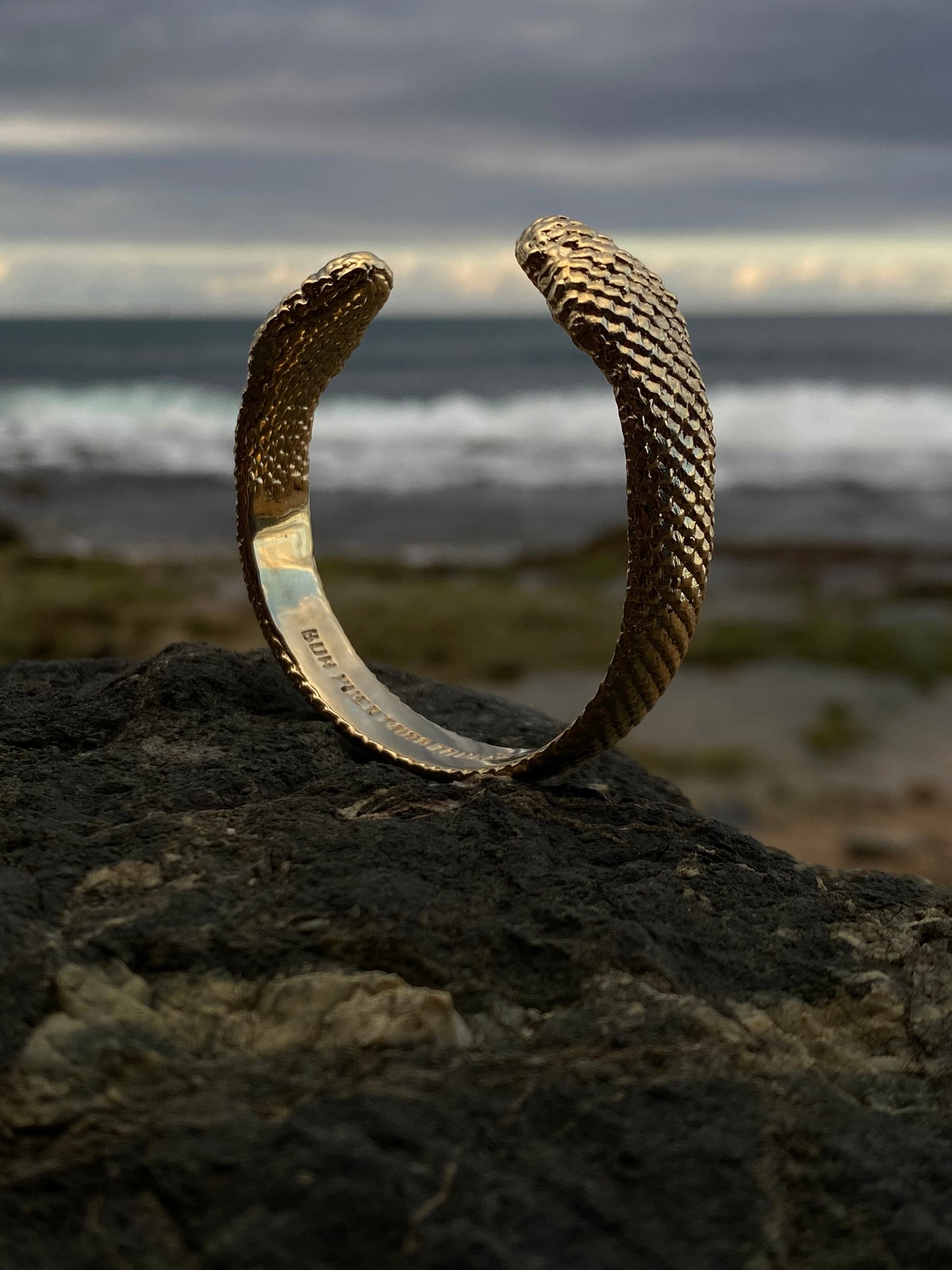 BOA CUFF - BRASS